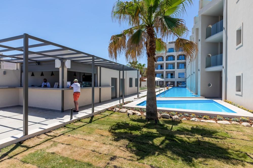 Agelia Beach Hotel Sfáka Екстериор снимка