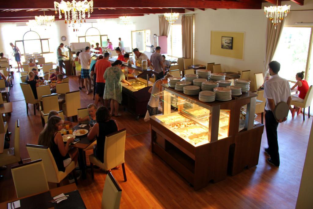 Agelia Beach Hotel Sfáka Екстериор снимка