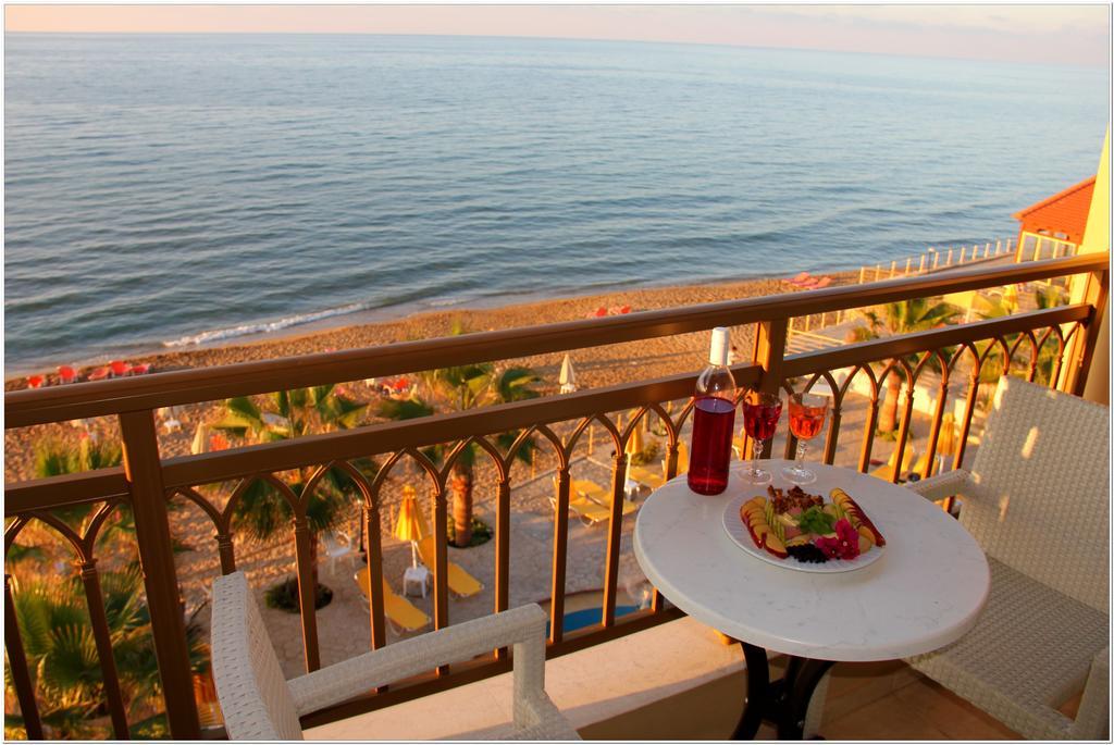 Agelia Beach Hotel Sfáka Екстериор снимка