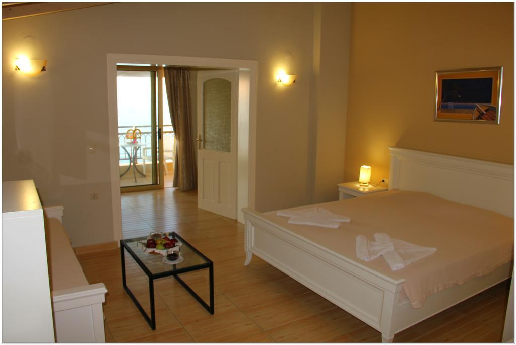 Agelia Beach Hotel Sfáka Екстериор снимка