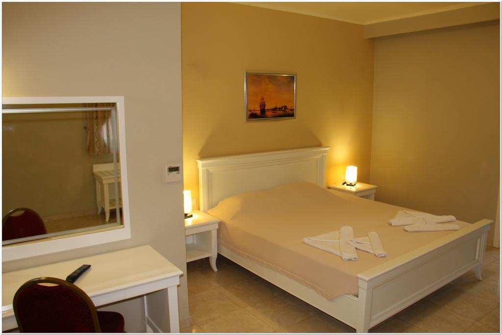 Agelia Beach Hotel Sfáka Екстериор снимка