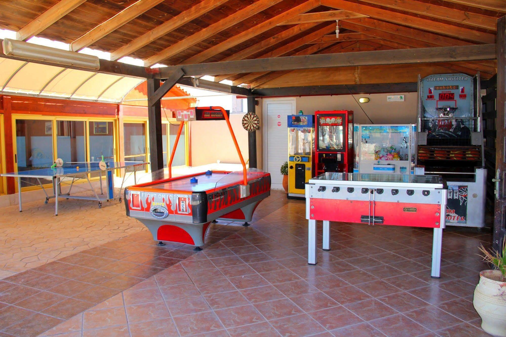 Agelia Beach Hotel Sfáka Екстериор снимка
